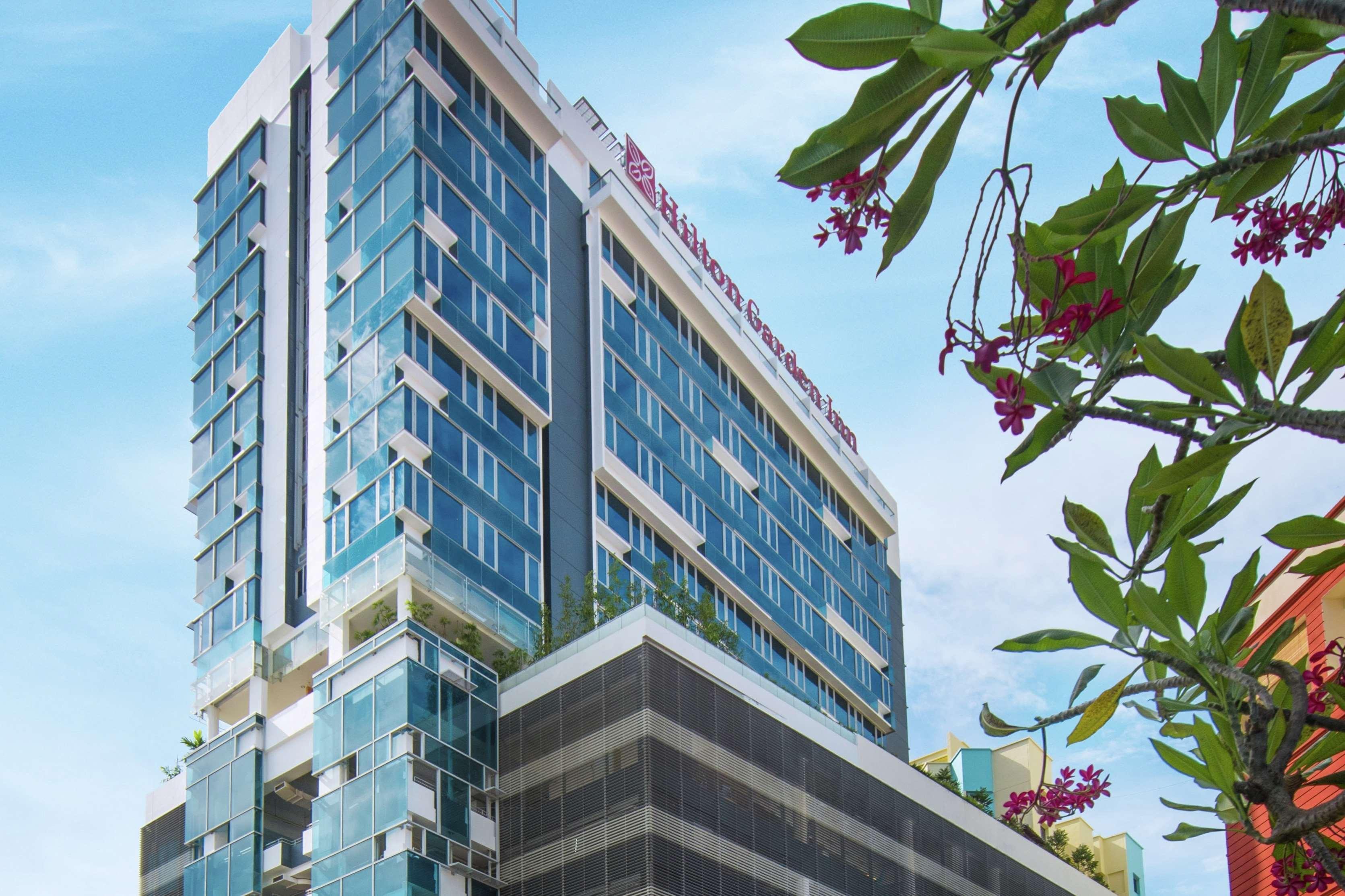 Hilton Garden Inn Singapore Serangoon Extérieur photo