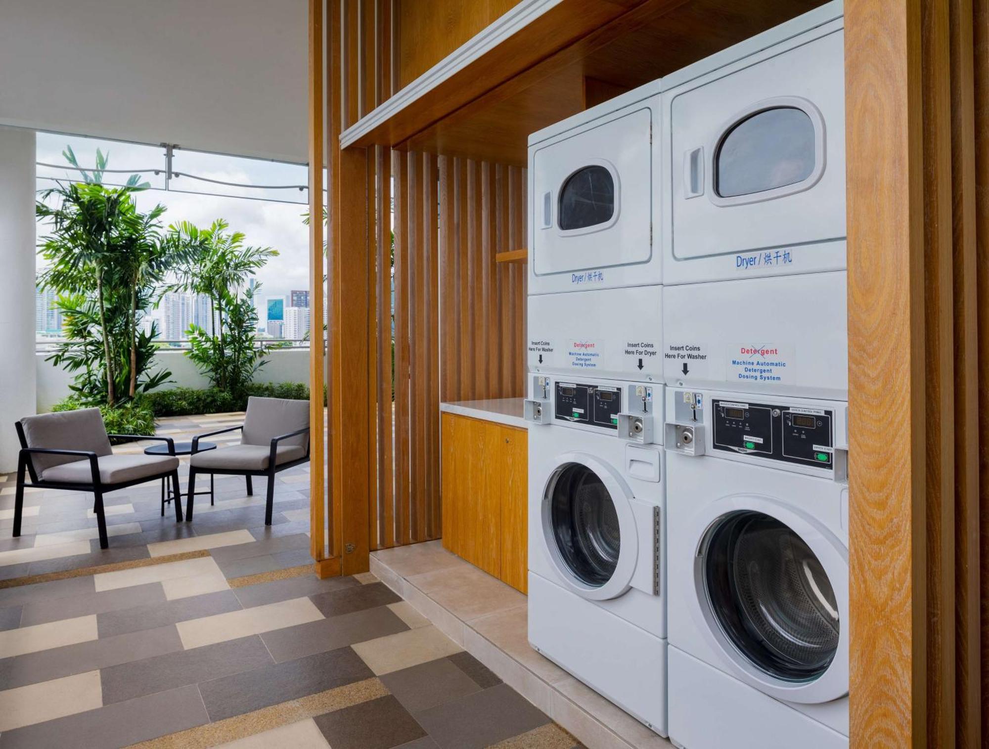 Hilton Garden Inn Singapore Serangoon Extérieur photo